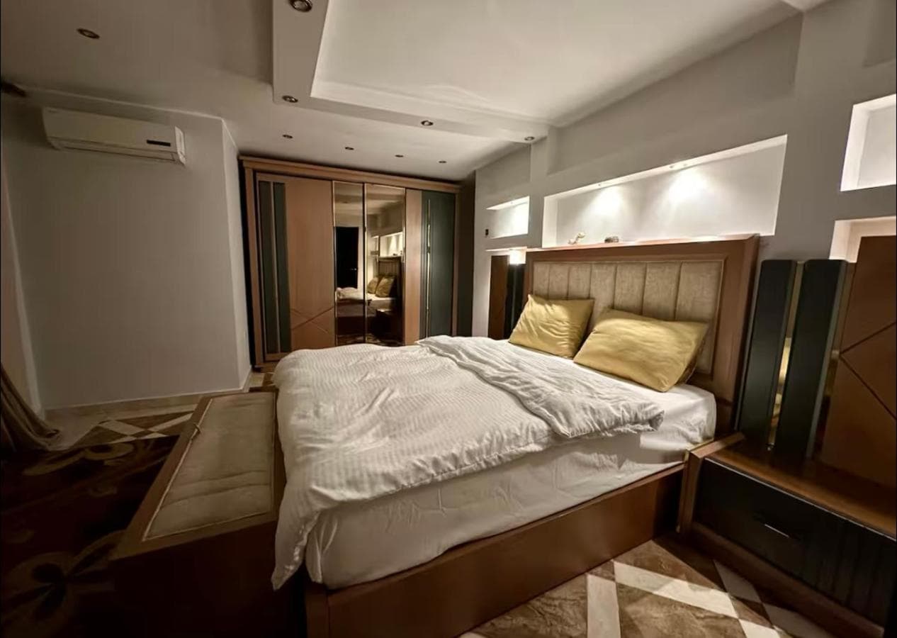 Cozy room thumbnail 2
