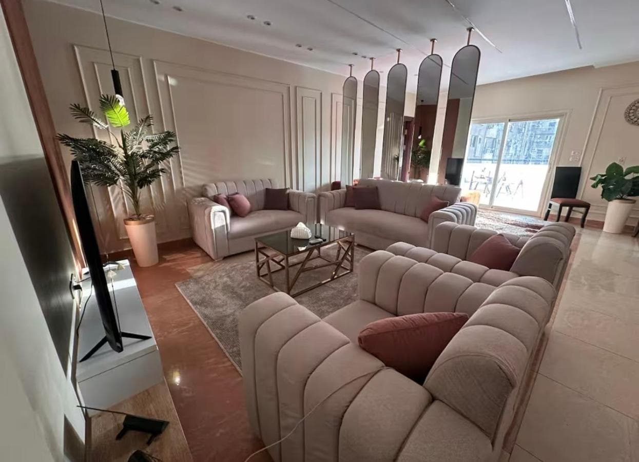 Cozy room thumbnail 6