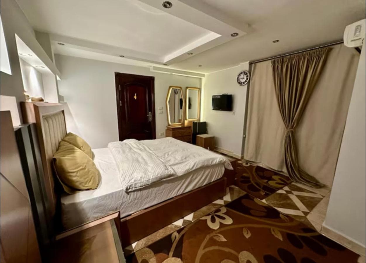 Cozy room thumbnail 8
