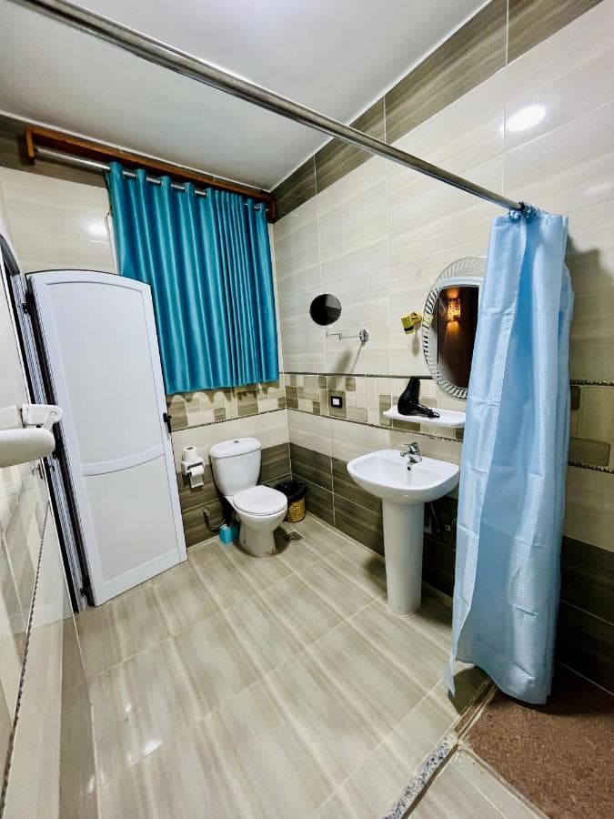 KR Hotel thumbnail 3