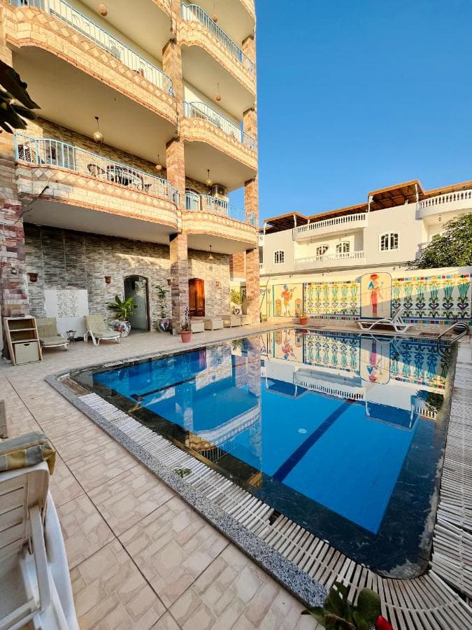 KR Hotel thumbnail 4