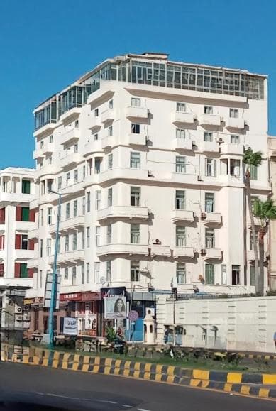 S Hotel thumbnail 4