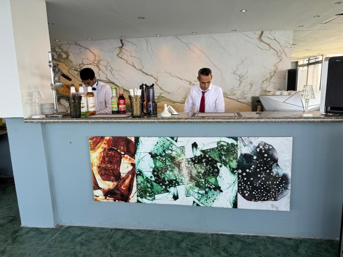 S Hotel thumbnail 8