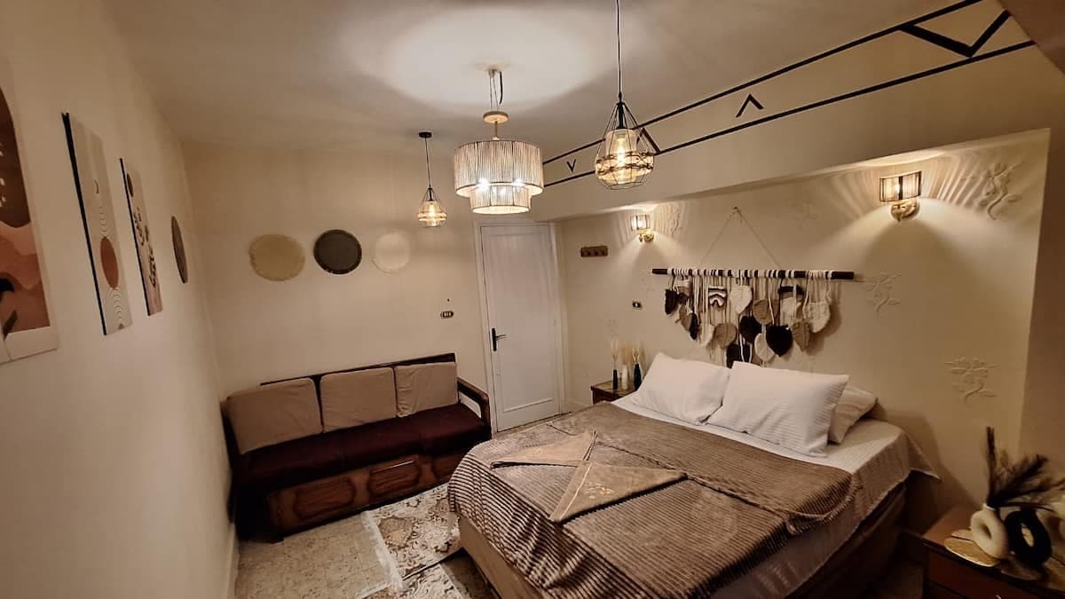 Anuket House thumbnail 2