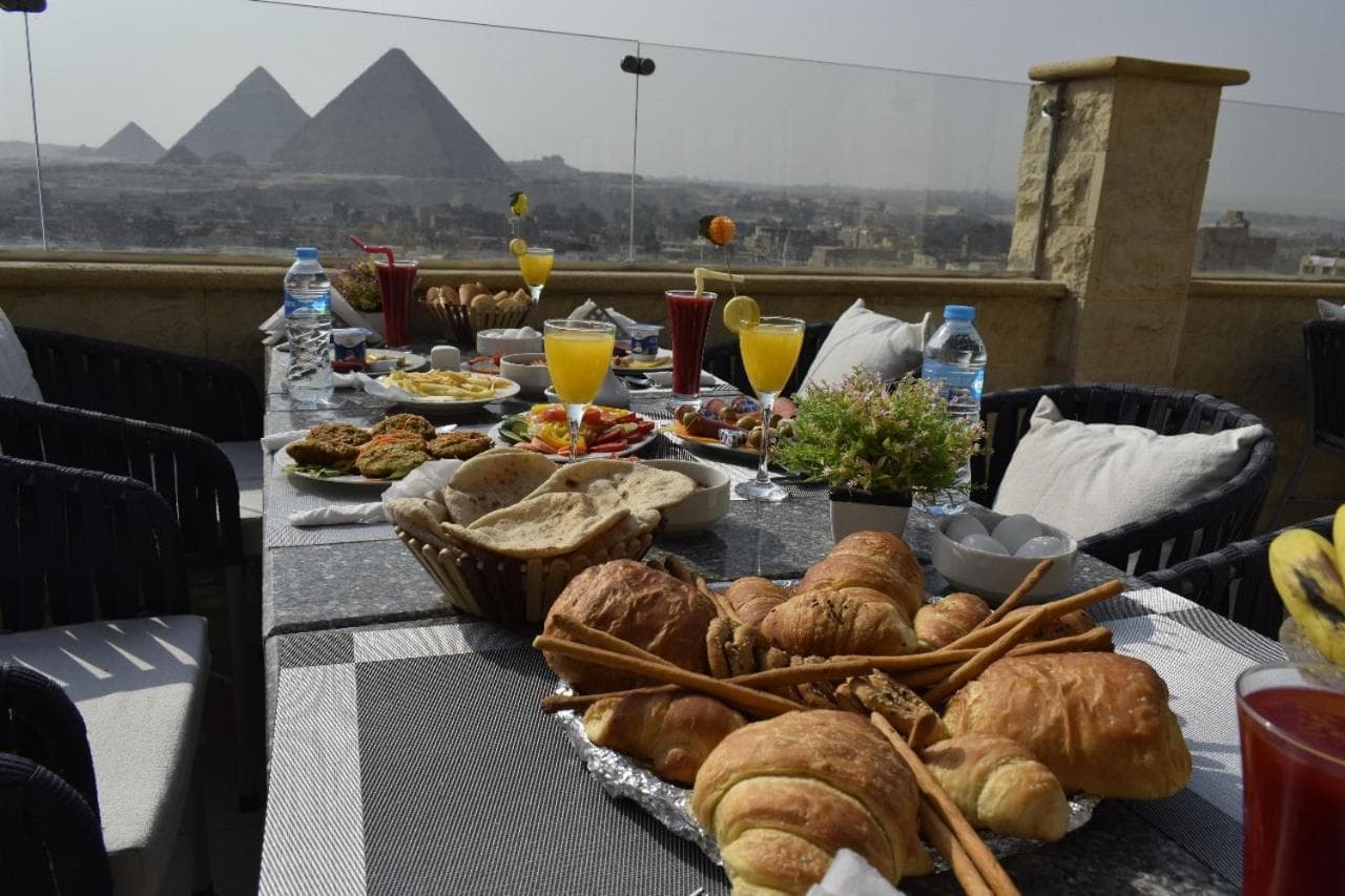 Eco green pyramids hotel