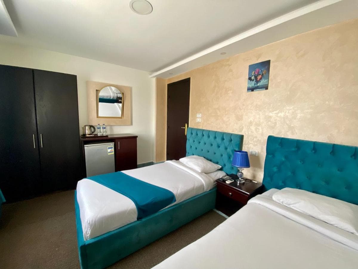 Golden Pyramids Inn