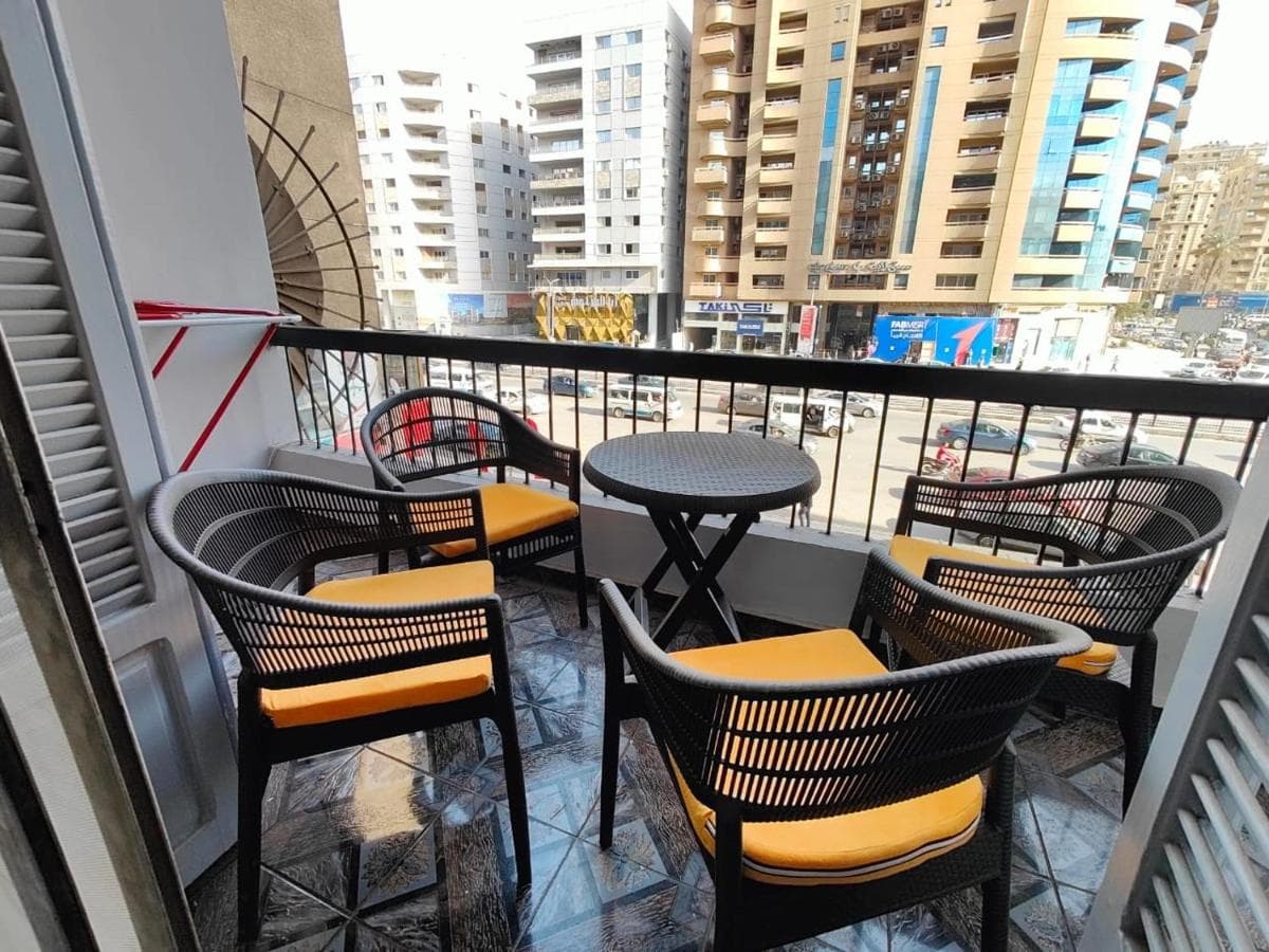 Luxurious Apartment With premium location and Cozy view