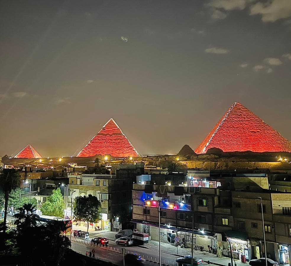 Magia pyramids view inn