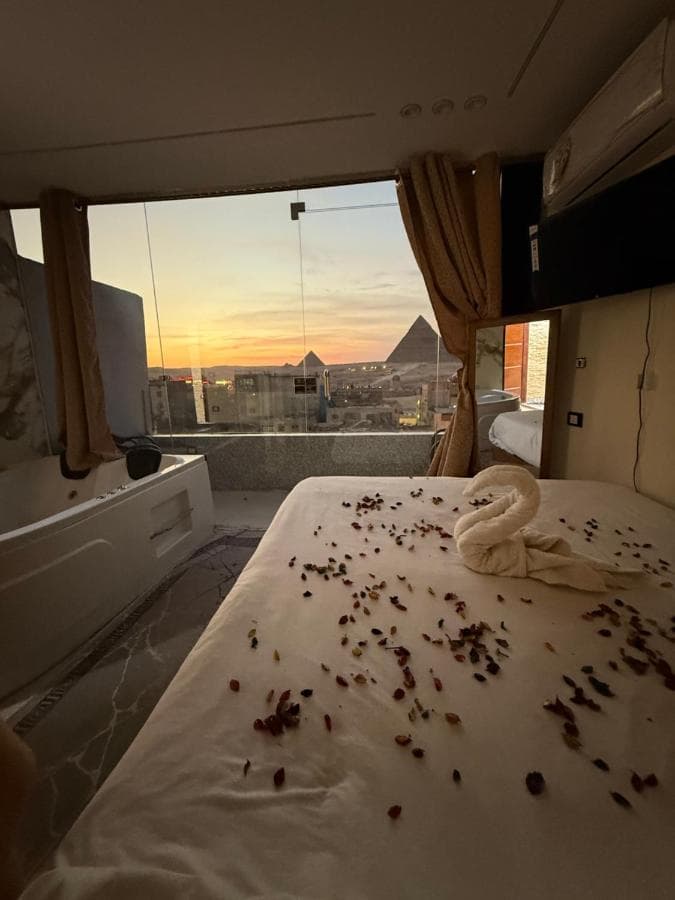 Middle East pyramids veiw &spa