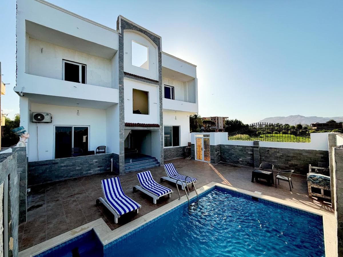 Nefertarie Villa