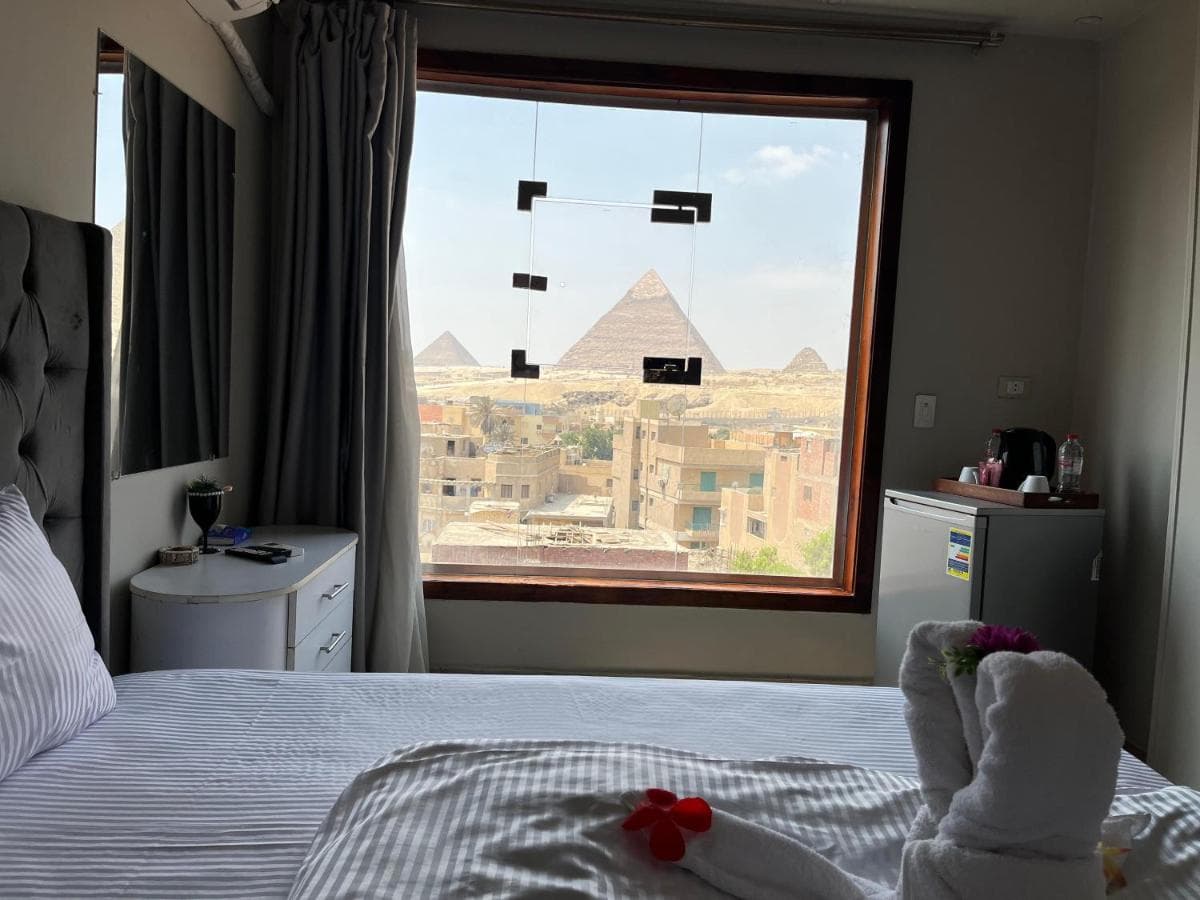 pYramids NEW hills