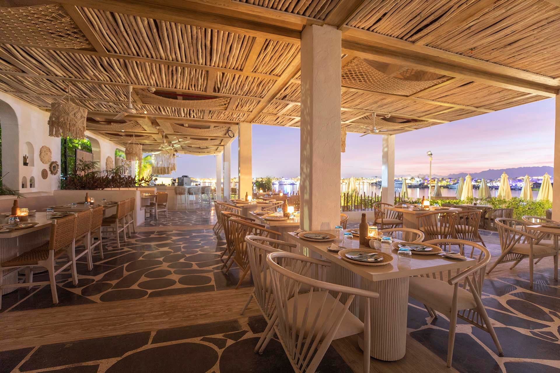 Yades Restaurant & Bar