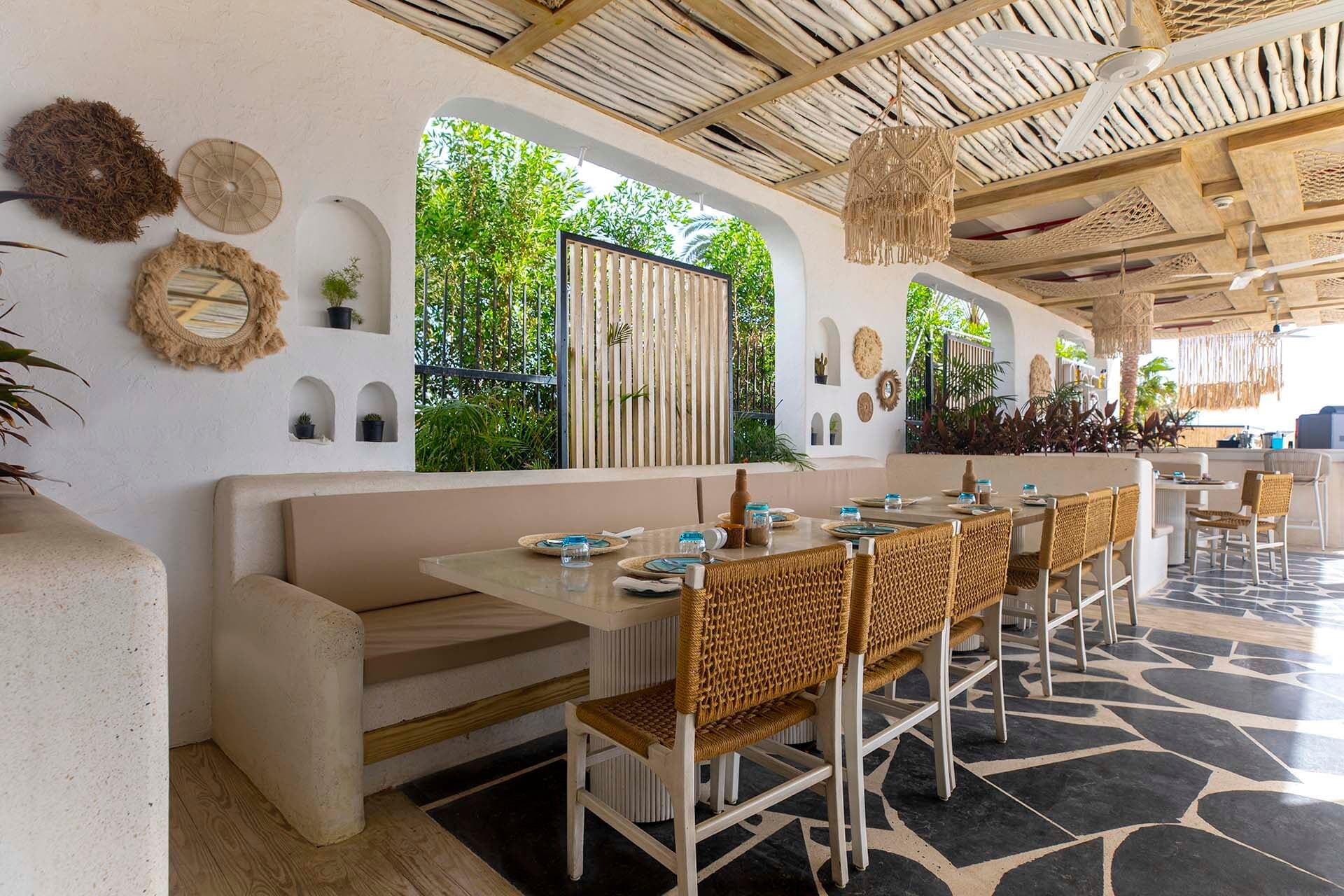Yades Restaurant & Bar 1