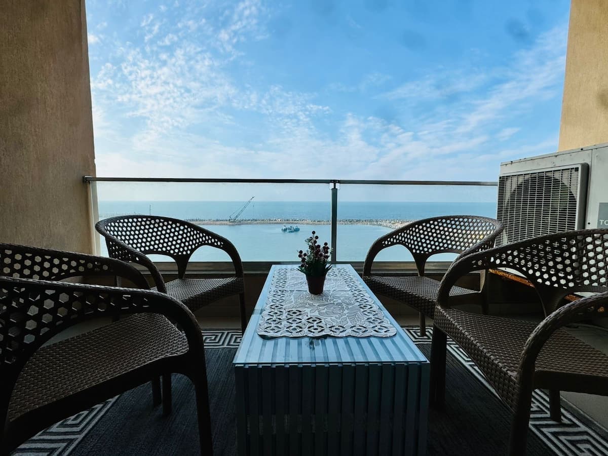 Louran Luxurious 2-Bedroom