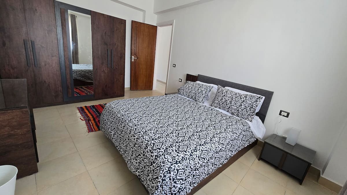 Modern 2BR, pool view, tranquil