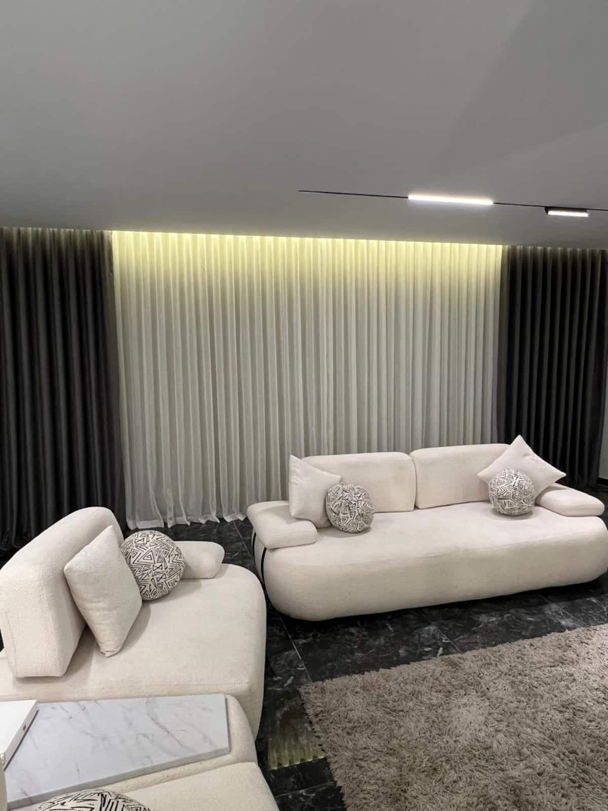 Private Room | 2 Beds + AC | PS5 | Sea View Stay