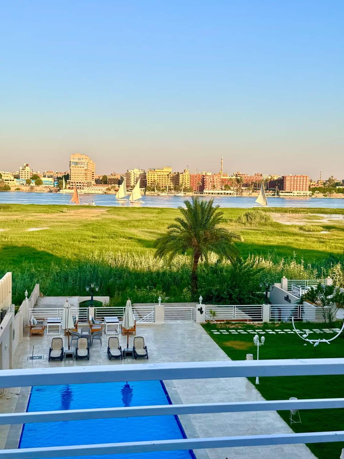 Royal Nile Villa - Luxury Nile Sky Penthouse 1