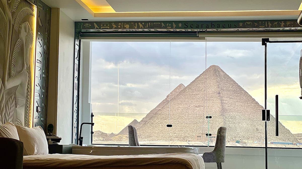 Scarbaeus suite pyramids view, jacuzzi & balcony