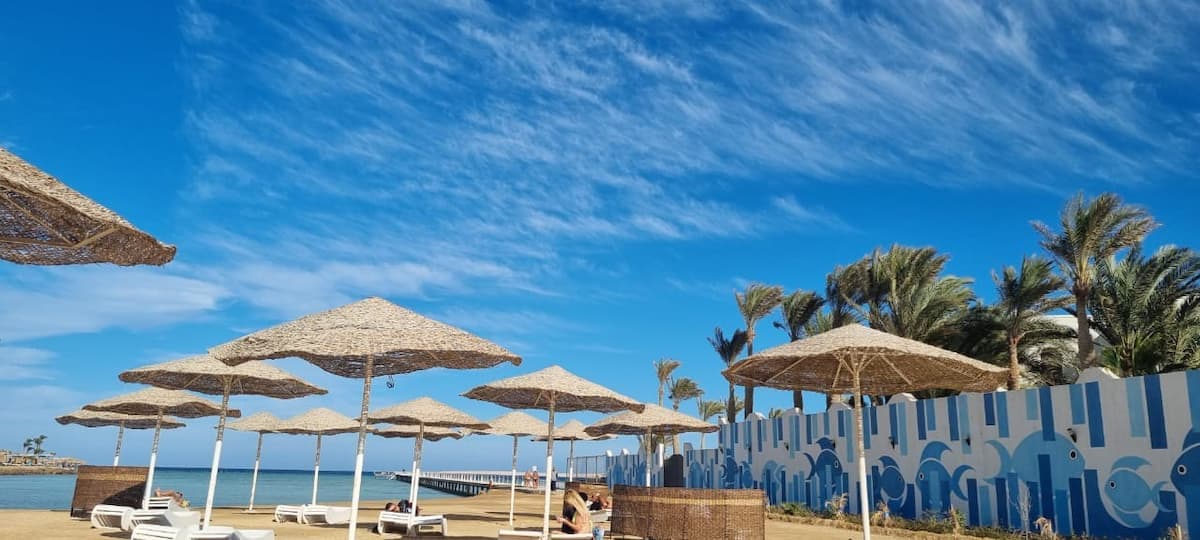 sunny studio & wi-fi &Smart TV & beach & 3 pools