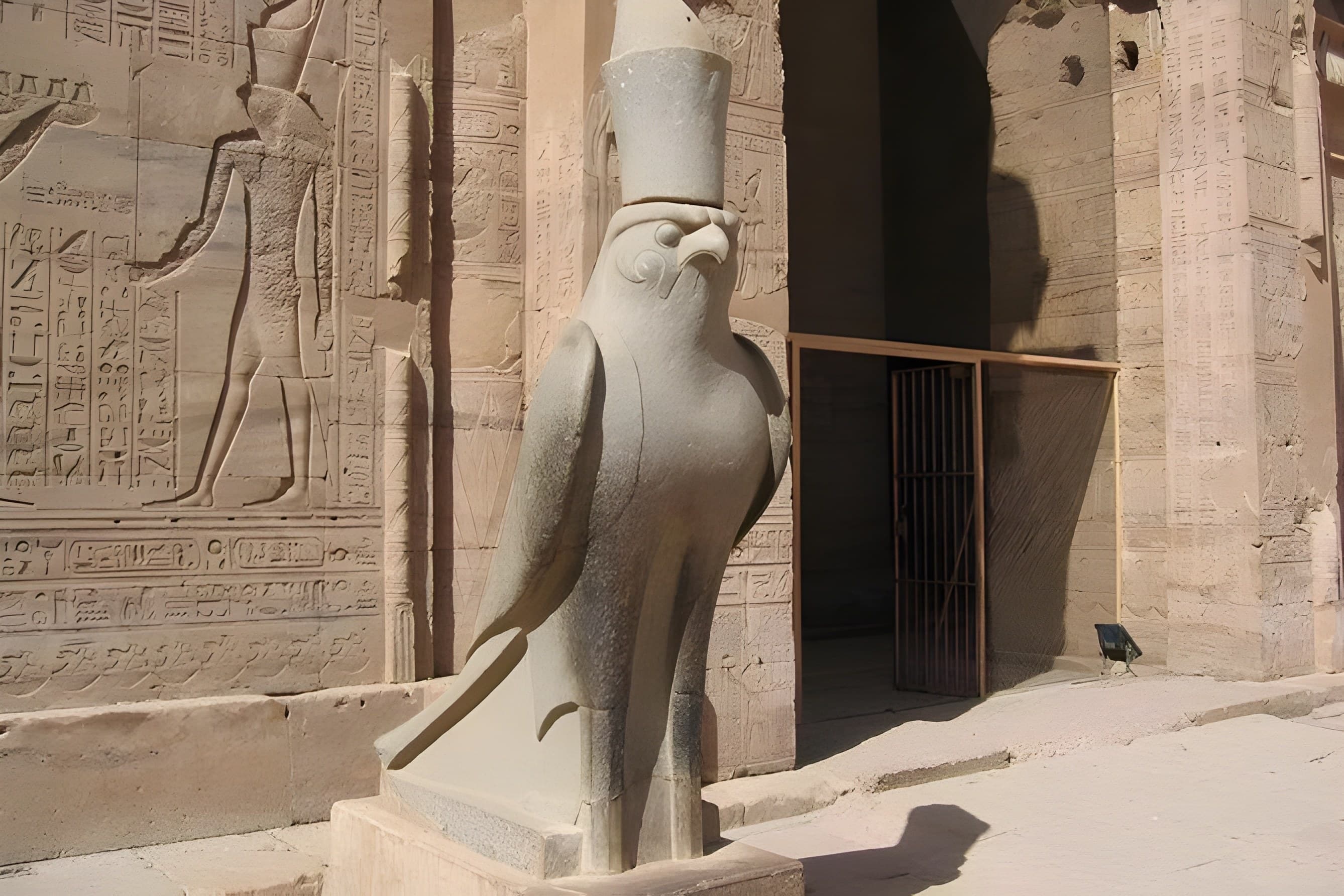 Nile River Journey: 4-Day Cruise from Aswan to Luxor with Abu Simbel & Hot Air Balloon