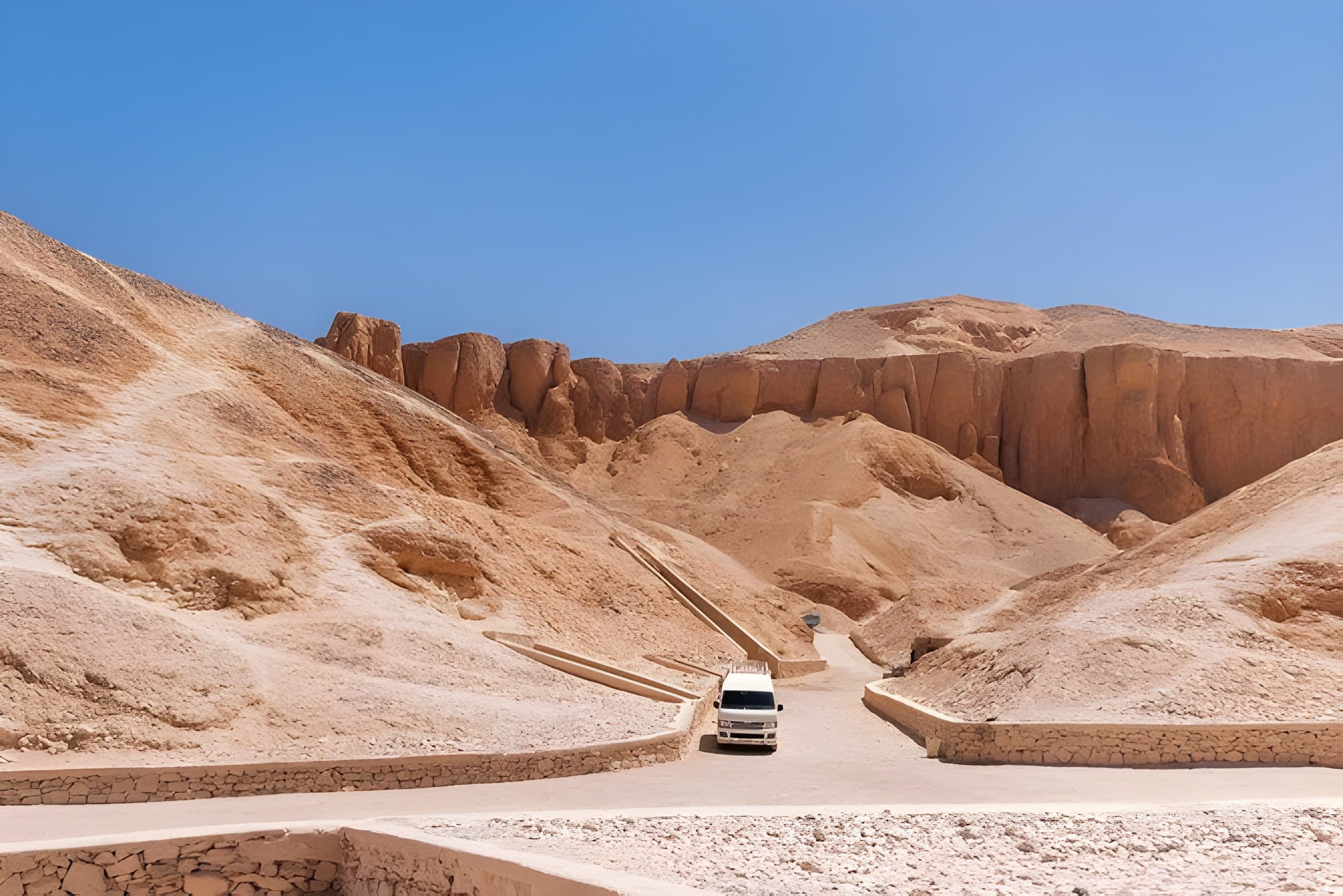 Half Day Tour: Valley of the Kings and Hatshepsut Temple & Mamnon
