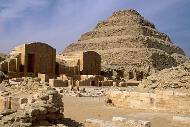 Saqqara & Dahshur Pyramids with Memphis: Guided Tour into Egypt’s Past